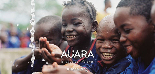 AUARA reivindica la necesidad de llevar agua limpia a millones de personas en el #DíaMundialDelAgua. Cuatro