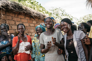 Mujeres beneficiarias de un proyecto del Chad sonriendo, AUARA