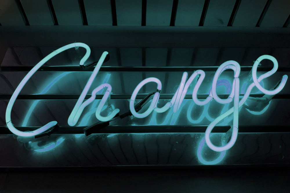 Neón con la palabra Change