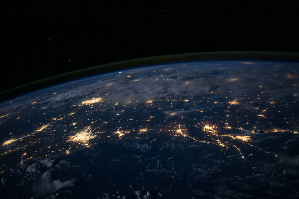 El mundo de noche visto desde el espacio