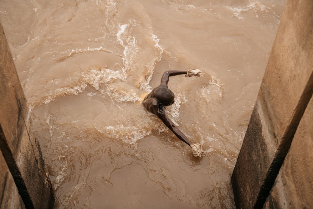 A enemigo pequeño, vacuna de plata